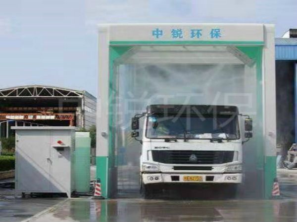 建筑工地龍門式洗車機(jī)是怎么工作的